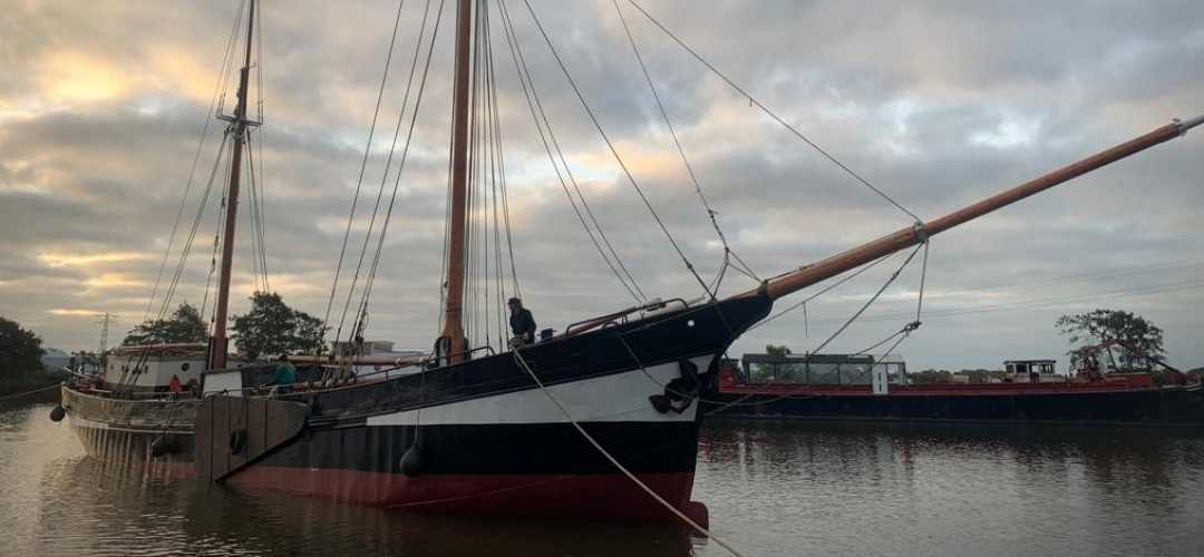 Persbericht: Eindelijk emissie-vrij vrachtschip te water.