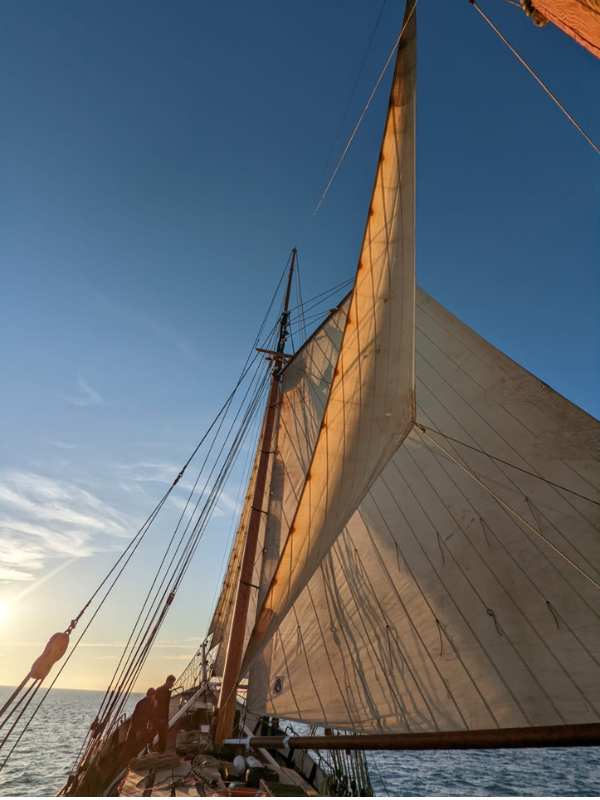 Tukker sails  set